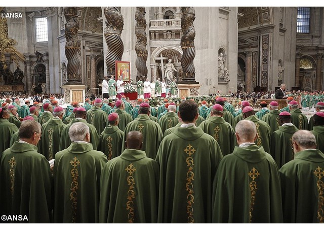 Pope at opening mass of the Synod
